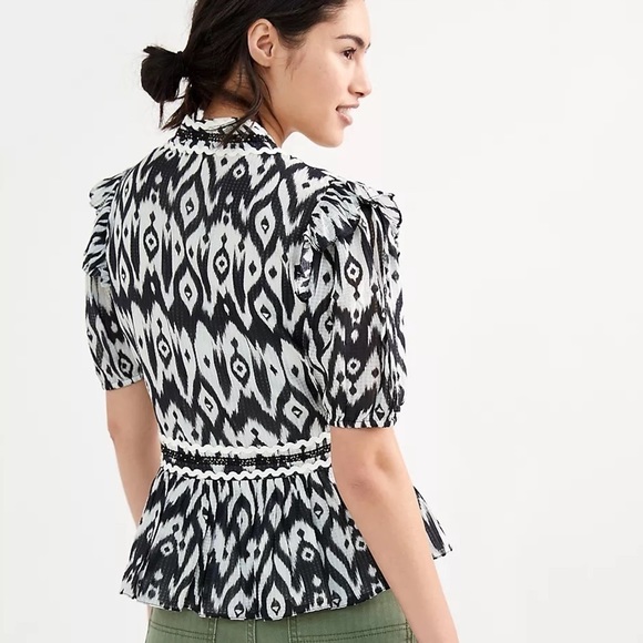 NWT - Anthropologie Pallavi Singhee Deep V-Neck Lined Lace Embellished Top - Picture 4 of 4